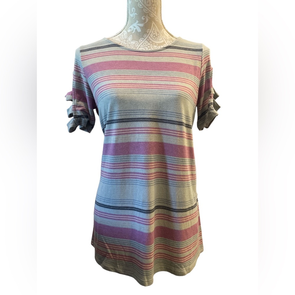 143 Story By Line Up Women’s Size Medium Top